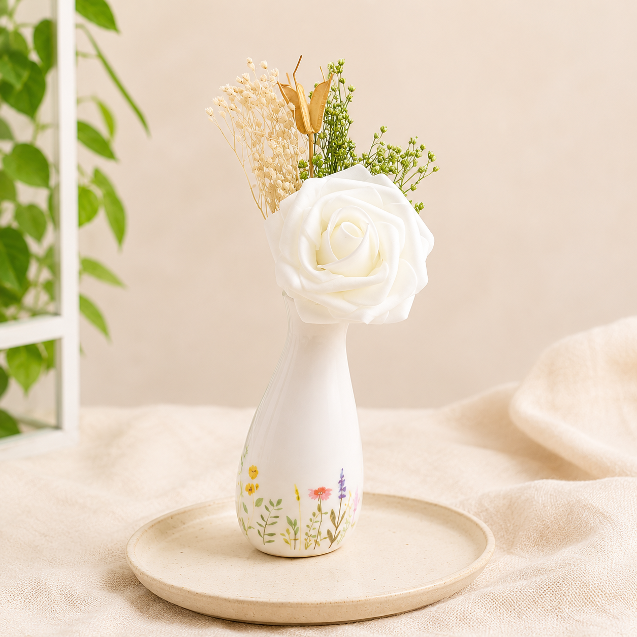 Petit vase fleuri "Élégance Blanche" – Création artisanale